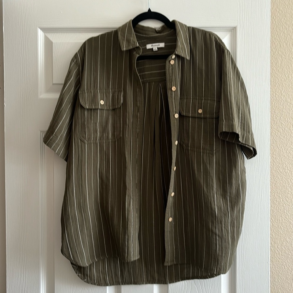 Madewell army green size medium button up shirt